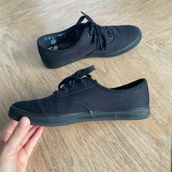 Women's Sneaker/Casual lace-up shoes - Black - Size 5 - Picture 2 of 9